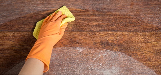 Réparer un parquet usé : toutes les astuces et solutions