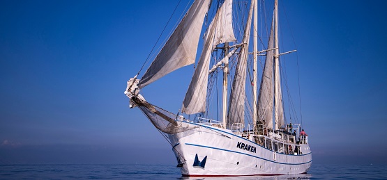 Déchirure, détachant la rouille du bateau, Liban