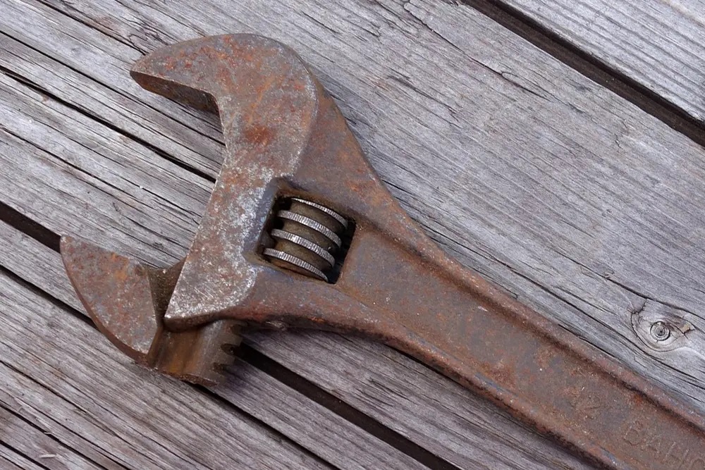 https://www.owatrol.com/media/magefan_blog/rusted-wrench.jpg